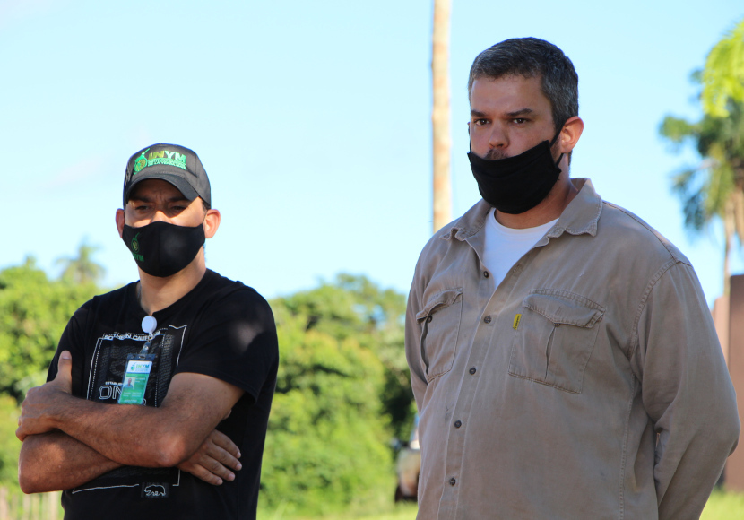 Jon�s Petteson junto al anfitri�n, Juan Jones