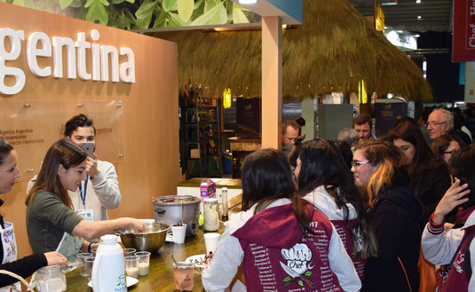 Imagen de La yerba mate argentina avanza a paso firme en el mercado chileno