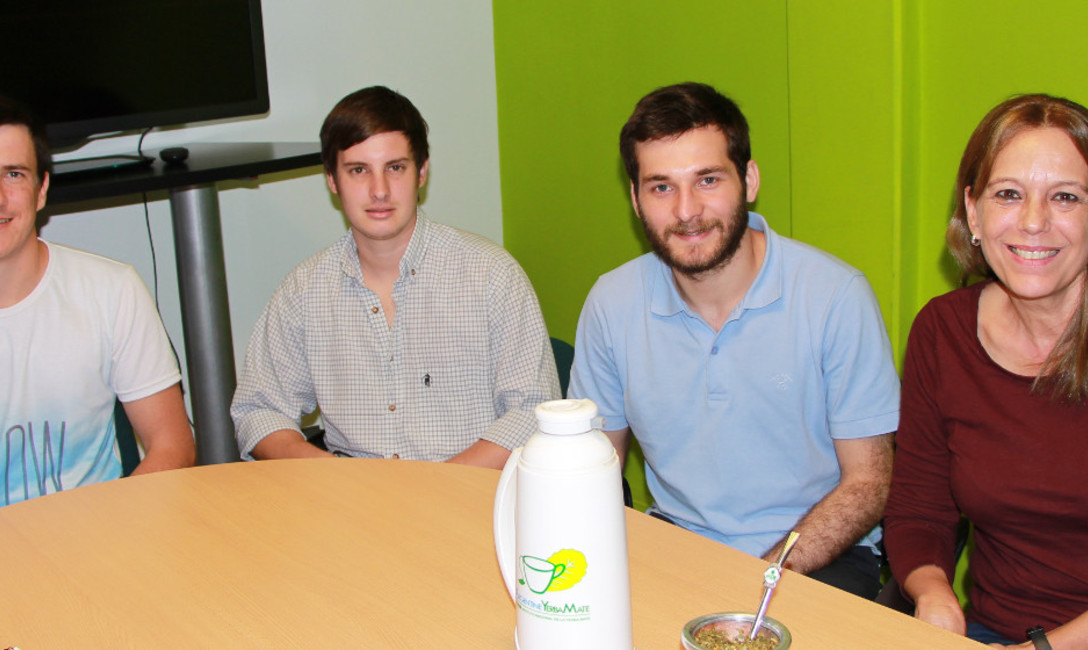 Imagen de Estudiantes becados por el INYM investigan sobre malezas y una nueva cubierta verde