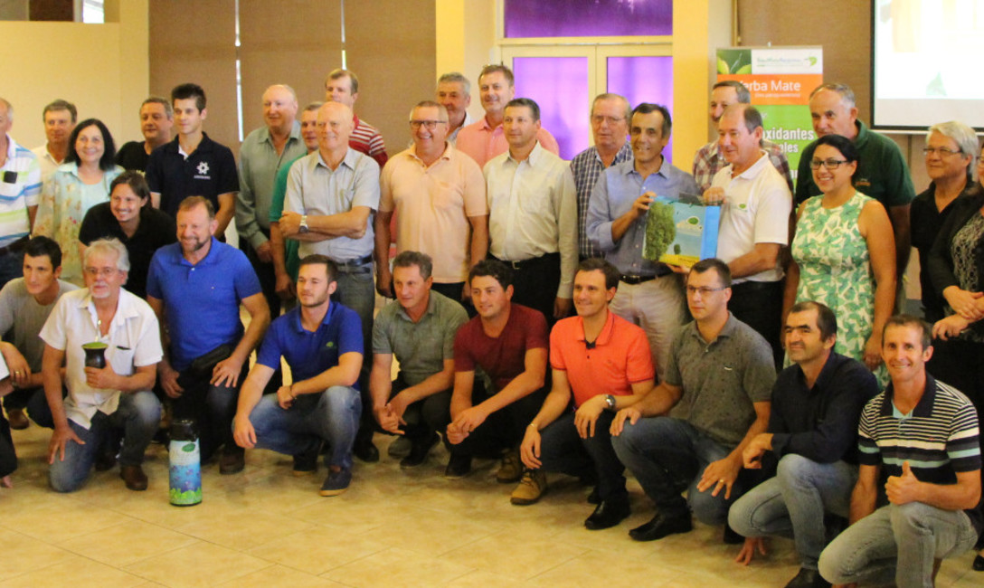 Imagen de Yerbateros argentinos y del Brasil compartieron jornada Imagen de Yerbateros argentinos y del Brasil compartieron jornada
