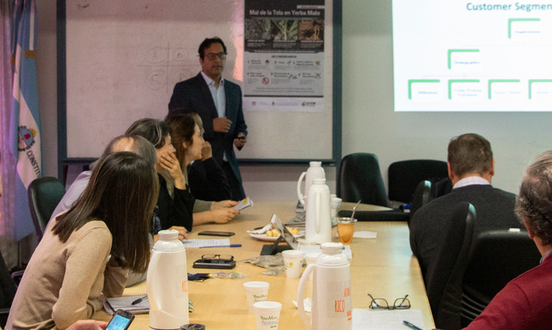 Imagen de Avanza la estrategia para posicionar la Yerba Mate Argentina en la India Imagen de Avanza la estrategia para posicionar la Yerba Mate Argentina en la India