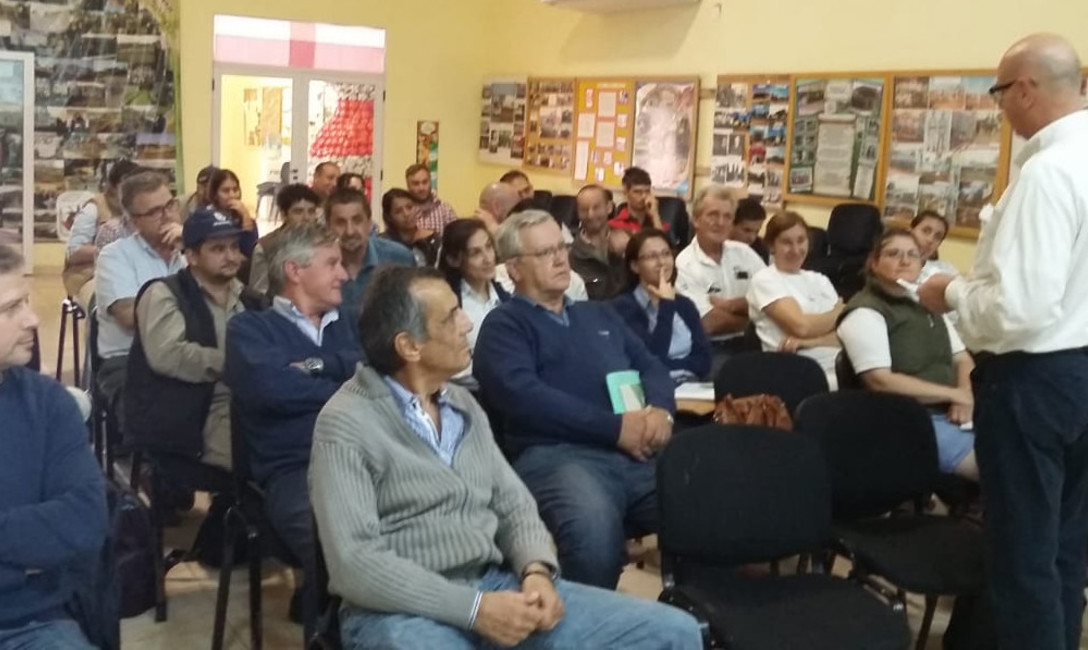 Imagen de Reunión preparatoria para asistencia a productores Imagen de Reunión preparatoria para asistencia a productores