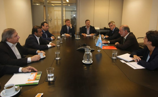 Imagen de Reunión en Cancillería para fortalecer la exportación de yerba mate a India