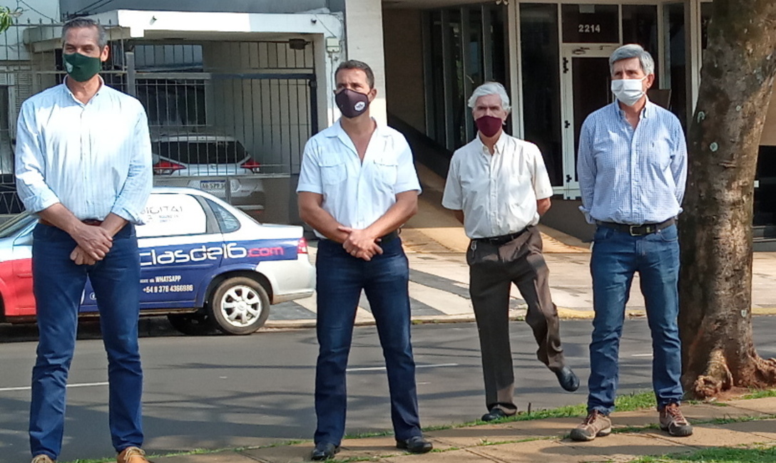 Imagen de “La Yerba Mate es el gran árbol de la tierra colorada” Imagen de “La Yerba Mate es el gran árbol de la tierra colorada”