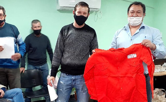 Imagen de Entregamos indumentaria y kits de sanitarios a cosecheros de Concepción de la Sierra