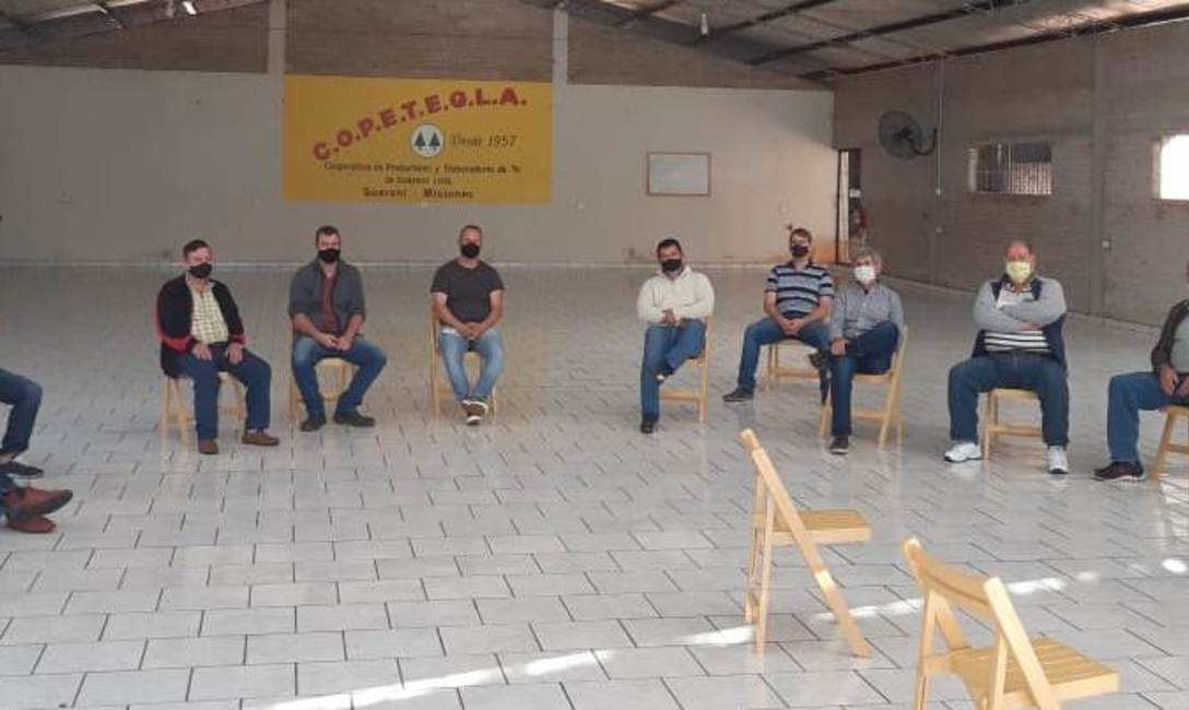 El encuentro que se concretó en la sede de la Cooperativa Tealera de Guaraní Limitada, El encuentro que se concretó en la sede de la Cooperativa Tealera de Guaraní Limitada,