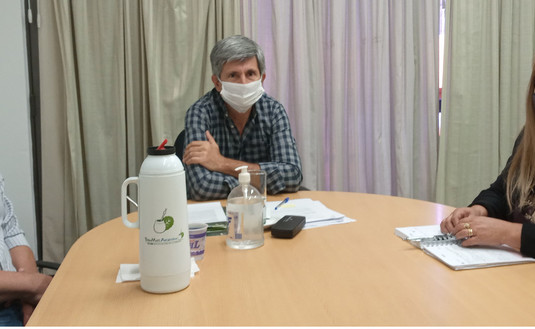 Imagen de Junto al RENATRE evaluamos accionnes para sector de cosecheros