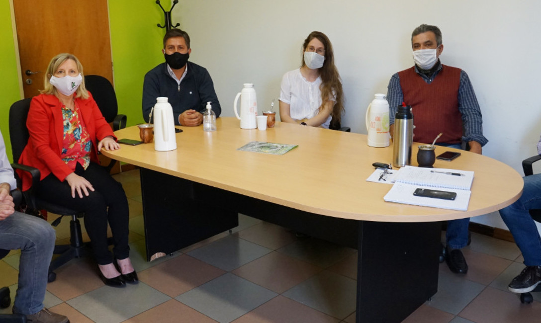 Imagen de Nos reunimos con la Comisión Organizadora de la Fiesta Nacional del Mate Imagen de Nos reunimos con la Comisión Organizadora de la Fiesta Nacional del Mate