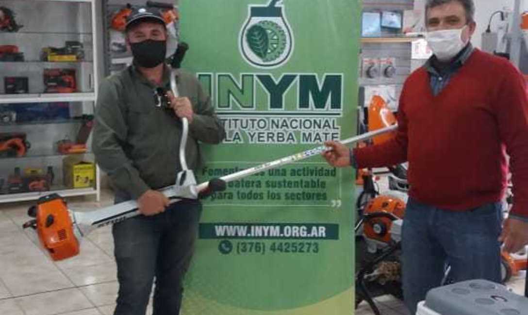 Imagen de Entregamos herramientas en Andresito, Wanda, Jardín y Capioví Imagen de Entregamos herramientas en Andresito, Wanda, Jardín y Capioví