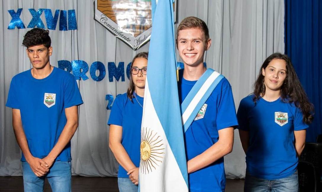 Imagen de Joaquín, el mejor de las escuelas agrarias, estudia con apoyo del INYM Imagen de Joaquín, el mejor de las escuelas agrarias, estudia con apoyo del INYM