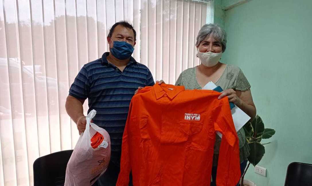 Imagen de El INYM entreg&oacute; indumentaria para unos 250 cosecheros