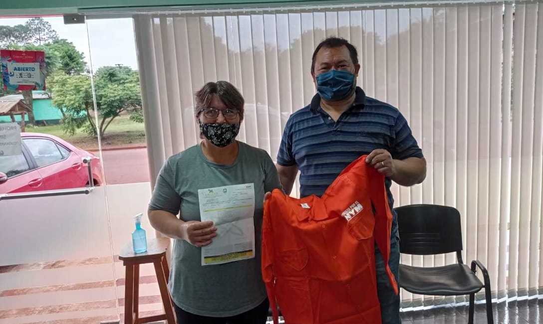 Imagen de El INYM entreg&oacute; indumentaria para unos 250 cosecheros