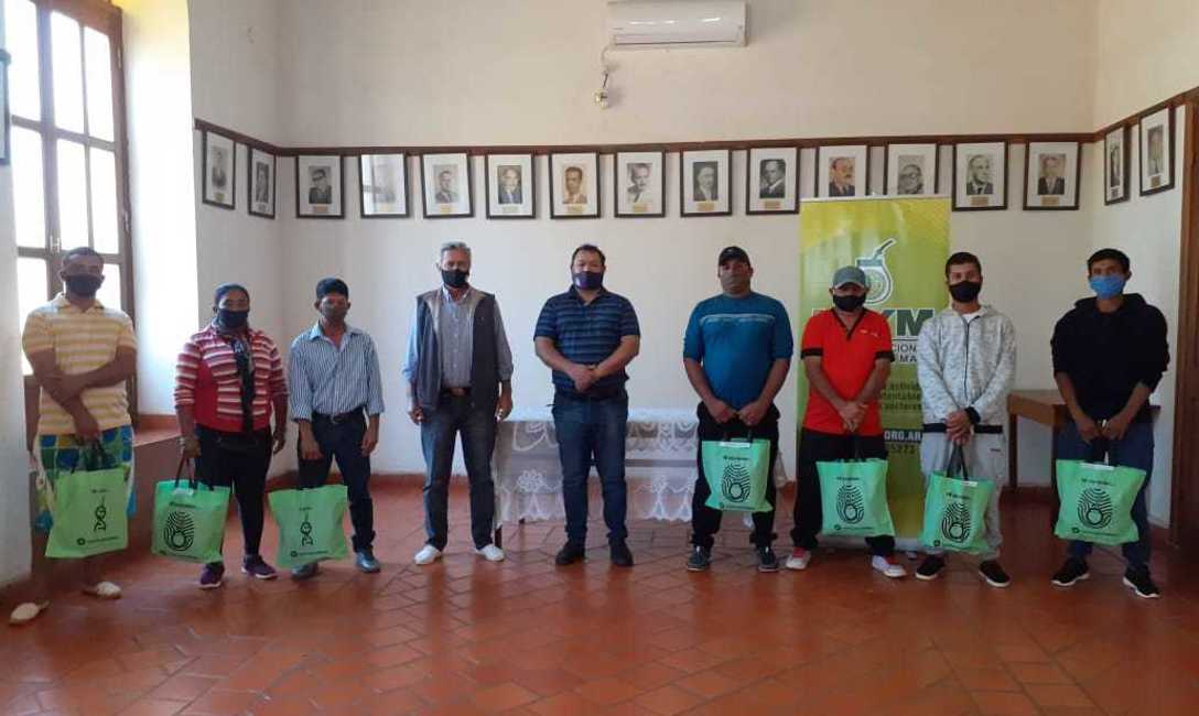 Imagen de Entregamos los premios donados a la Fiesta Nacional del Tarefero Imagen de Entregamos los premios donados a la Fiesta Nacional del Tarefero