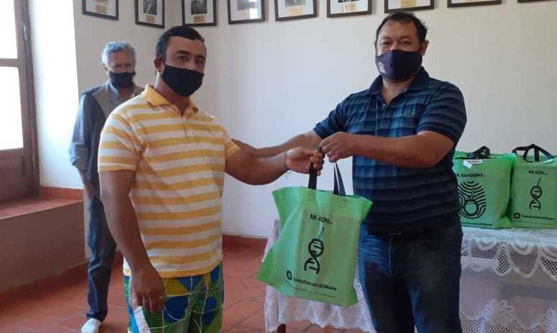 Imagen de Entregamos los premios donados a la Fiesta Nacional del Tarefero Imagen de Entregamos los premios donados a la Fiesta Nacional del Tarefero