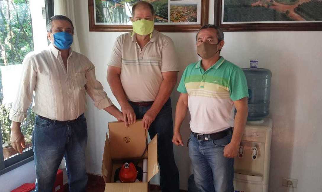 Imagen de Entrega de herramientas en Colonia Guaraní Imagen de Entrega de herramientas en Colonia Guaraní