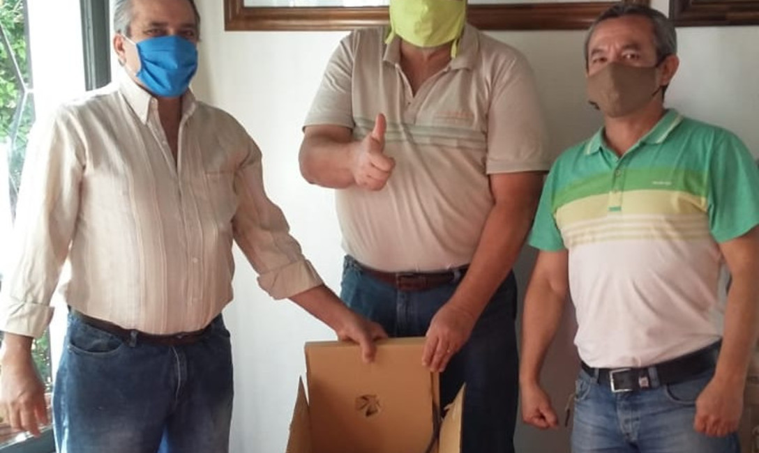 Imagen de Entrega de herramientas en Colonia Guaraní Imagen de Entrega de herramientas en Colonia Guaraní