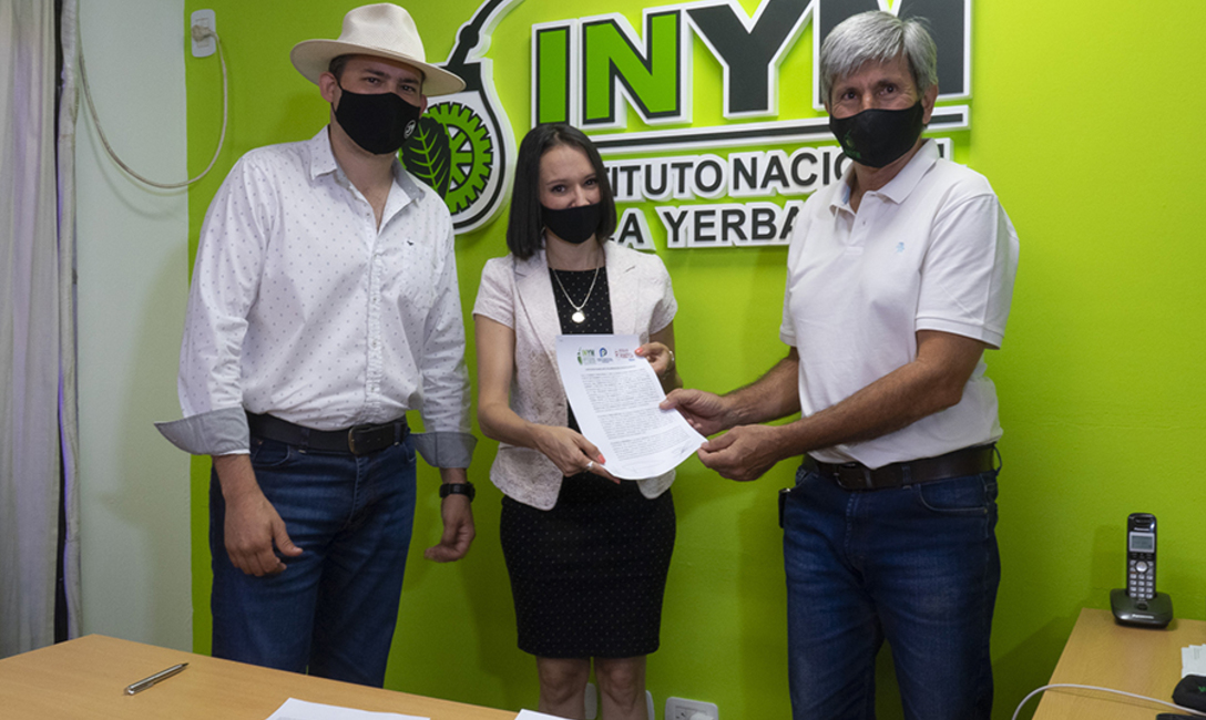 El diputado Julio Petterson,  Soledad Basualdo y Juan Jos&eacute; Szychowski