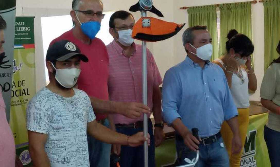 Imagen de Otros 30 tareferos recibieron capacitación y herramientas de trabajo Imagen de Otros 30 tareferos recibieron capacitación y herramientas de trabajo