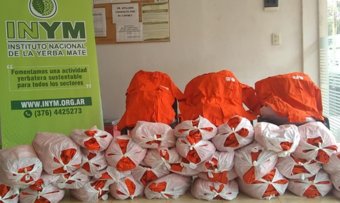 Entregamos 10.370 equipos de indumentaria para cosecheros.