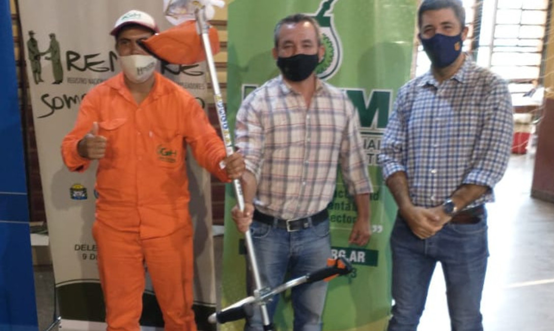 Imagen de Capacitamos a cosecheros de la provincia de Corrientes Imagen de Capacitamos a cosecheros de la provincia de Corrientes