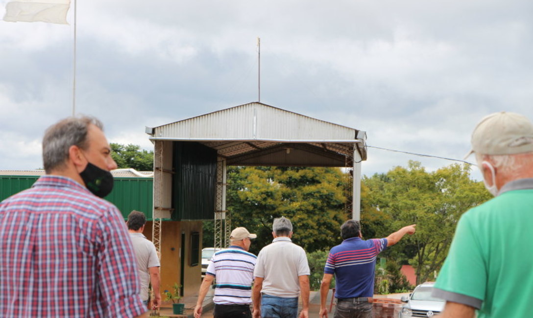 Proyección. "Tenemos decidido dar valor agregado al producto, y más servicios a los socios”, anunció el presidente de la Cooperativa. Proyección. "Tenemos decidido dar valor agregado al producto, y más servicios a los socios”, anunció el presidente de la Cooperativa.