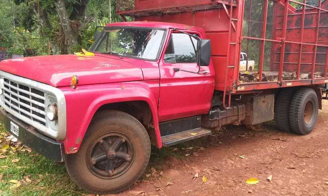 Imagen de Entrega de herramientas y construcci&oacute;n de implementos para la cosecha