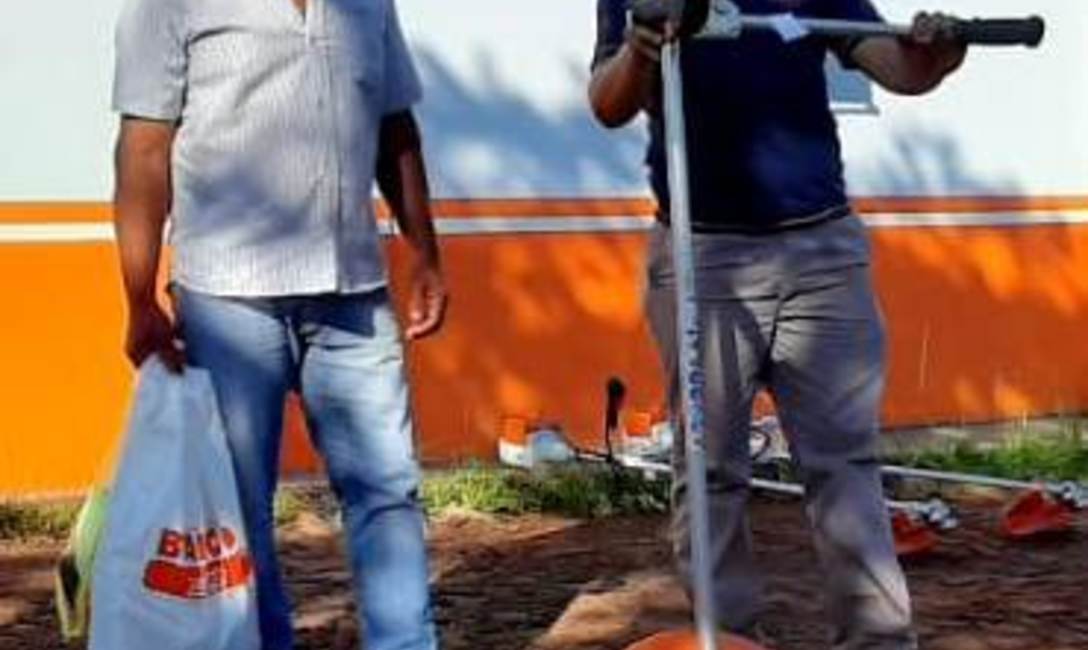 Imagen de Entrega de herramientas para cuidar el yerbal