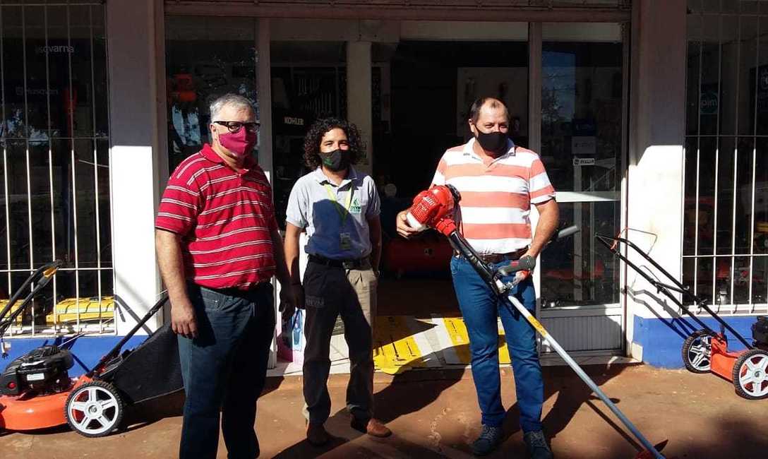 Imagen de Motoguada&ntilde;as y tijeras electr&oacute;nicas para yerbales de la zona sur