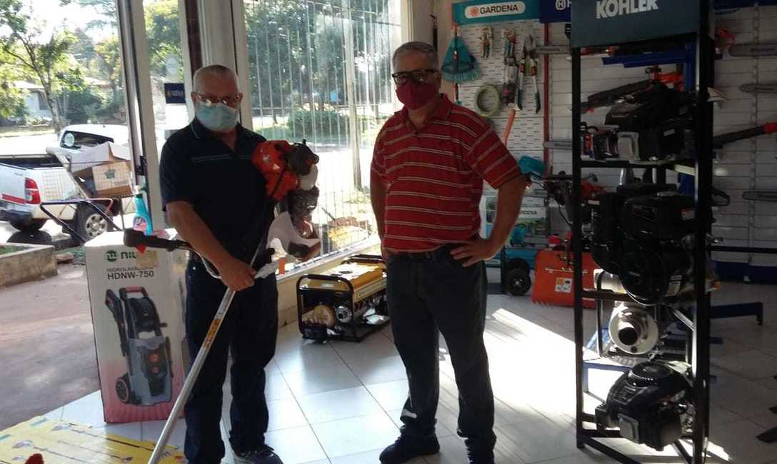 Imagen de Motoguada&ntilde;as y tijeras electr&oacute;nicas para yerbales de la zona sur