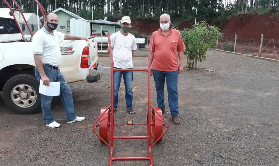 Imagen de Guinches, carritos de arrastre de ra&iacute;dos y motoguada&ntilde;as