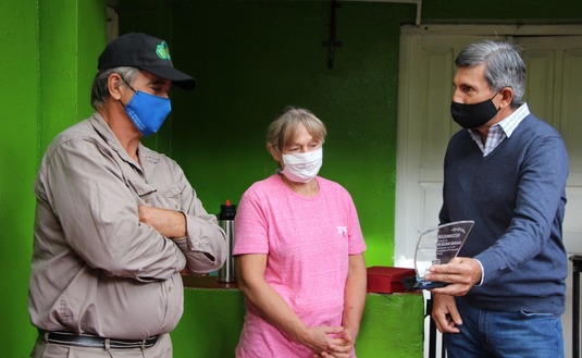 Imagen de Mario Basilio Novosak fue distinguido por el INYM como Buen Productor Yerbatero 2020