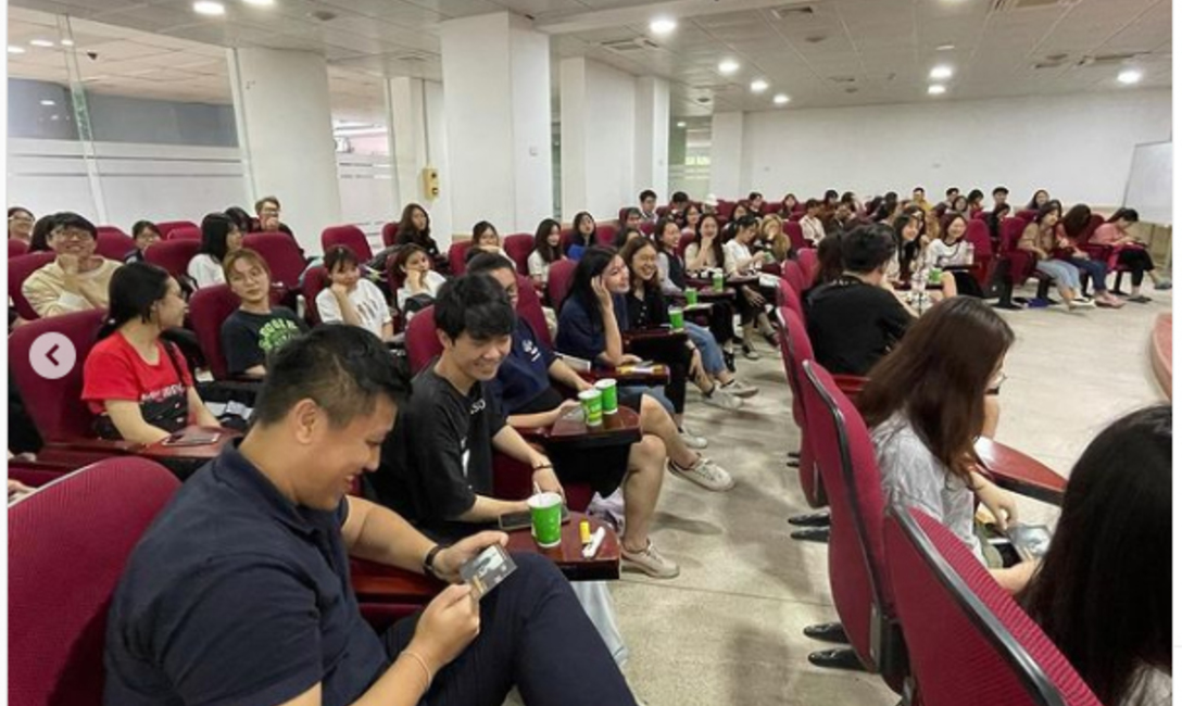 Mate sin fronteras: saboreando un rico mate cocido.