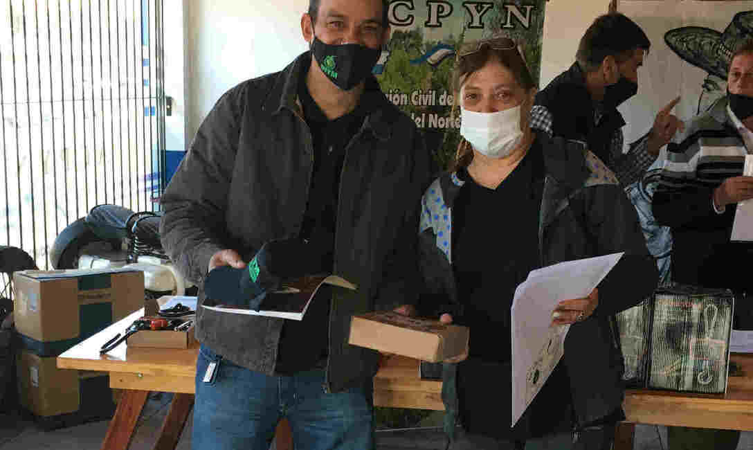 Imagen de Entregamos m&aacute;s herramientas para productores y a la EFA de Andresito