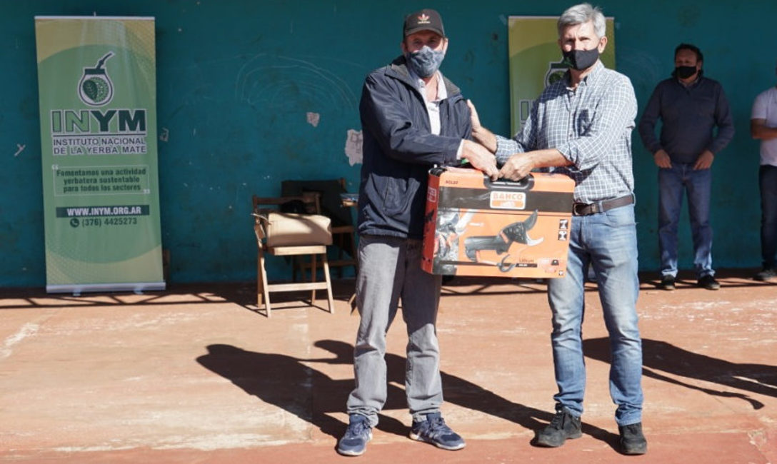 Imagen de Entregamos herramientas en San Pedro