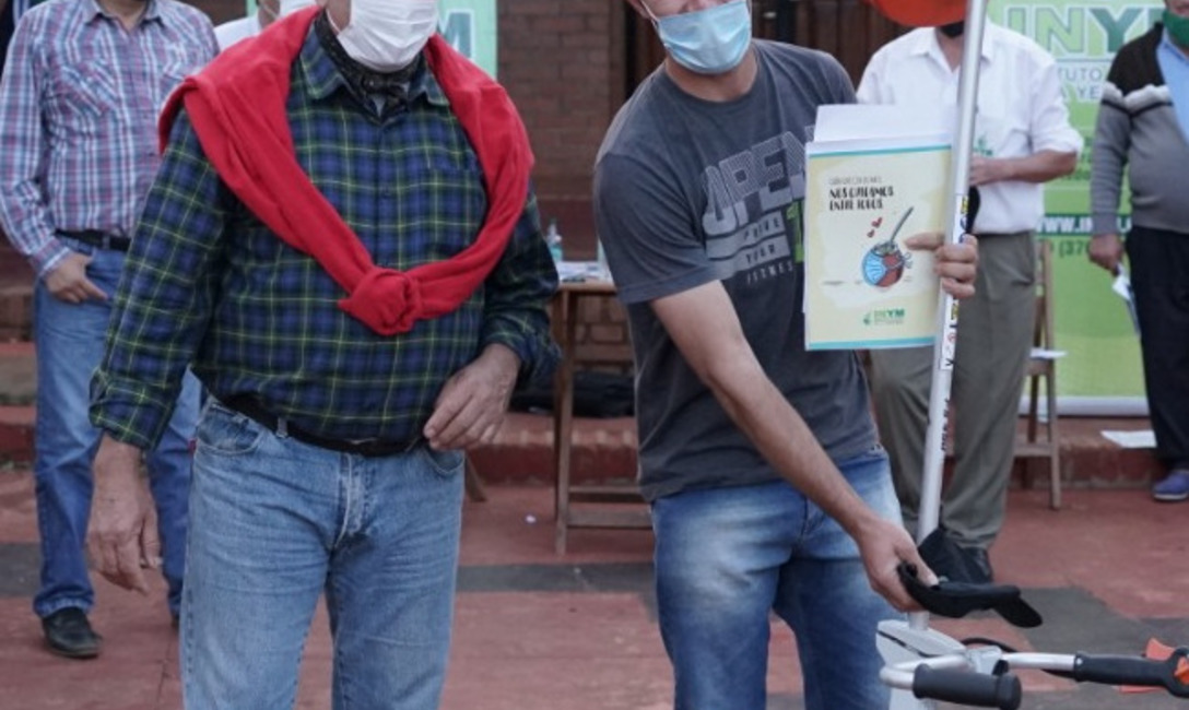 Imagen de Productores de Arist&oacute;bulo del Valle recibieron herramientas