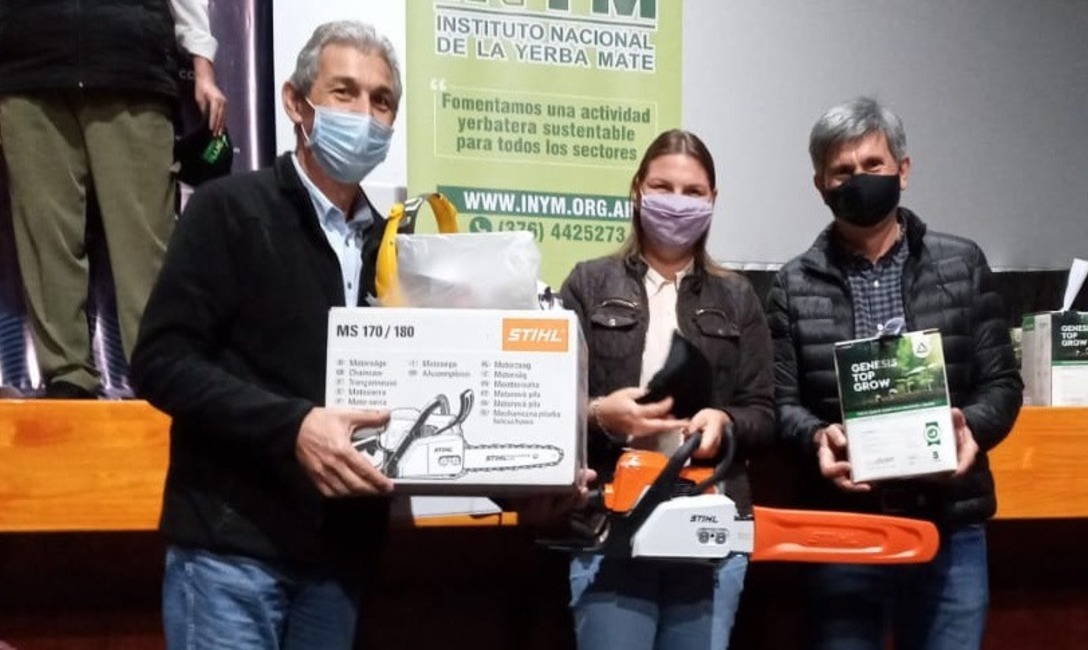 Imagen de Jornada de entrega de herramientas en Jard&iacute;n Am&eacute;rica, Ober&aacute; y 25 de Mayo