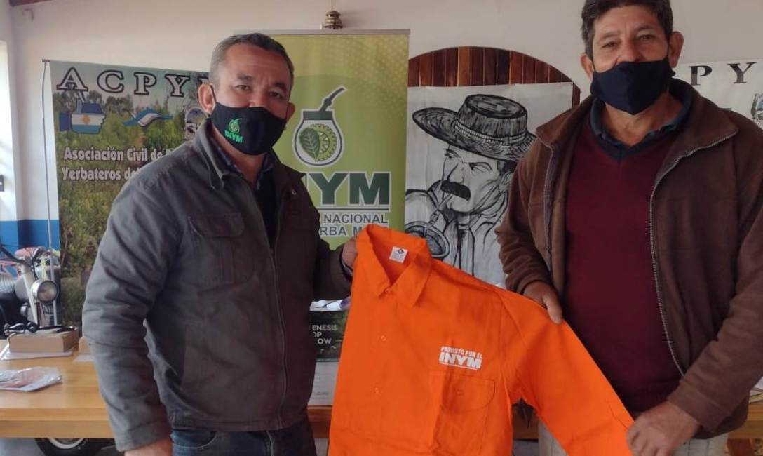 Imagen de Se entregaron ropa para tareferos, balanzas para ra&iacute;dos, motoguada&ntilde;as y motosierras