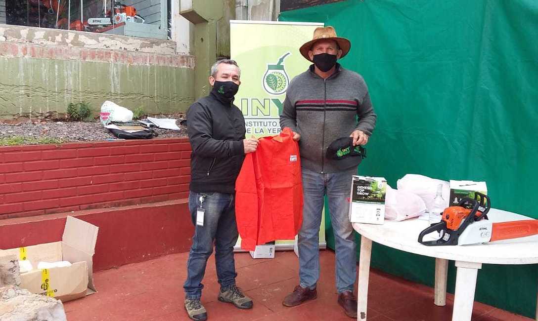 Imagen de Nueva entrega de herramientas e indumentaria en Dos de Mayo