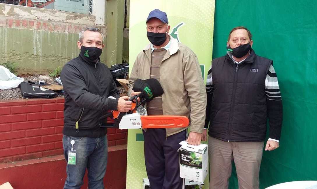 Imagen de Nueva entrega de herramientas e indumentaria en Dos de Mayo