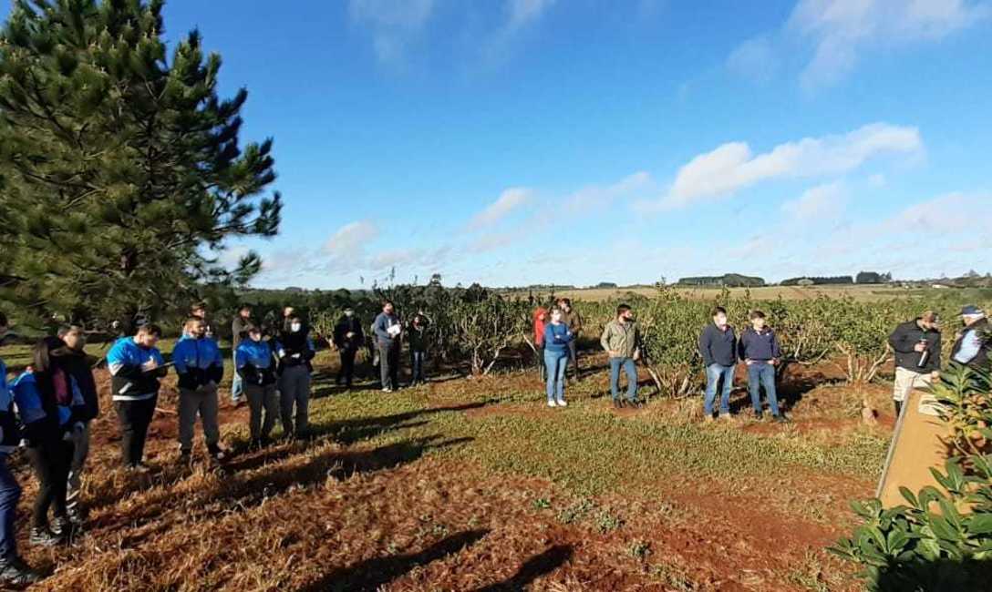 Imagen de Capacitaci&oacute;n sobre fertilizaci&oacute;n de suelo a productores y estudiantes secundarios