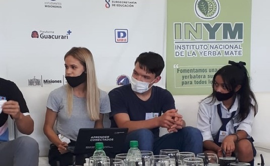 Imagen de El mate estuvo presente en la instancia misionera del Parlamento Juvenil del Mercosur