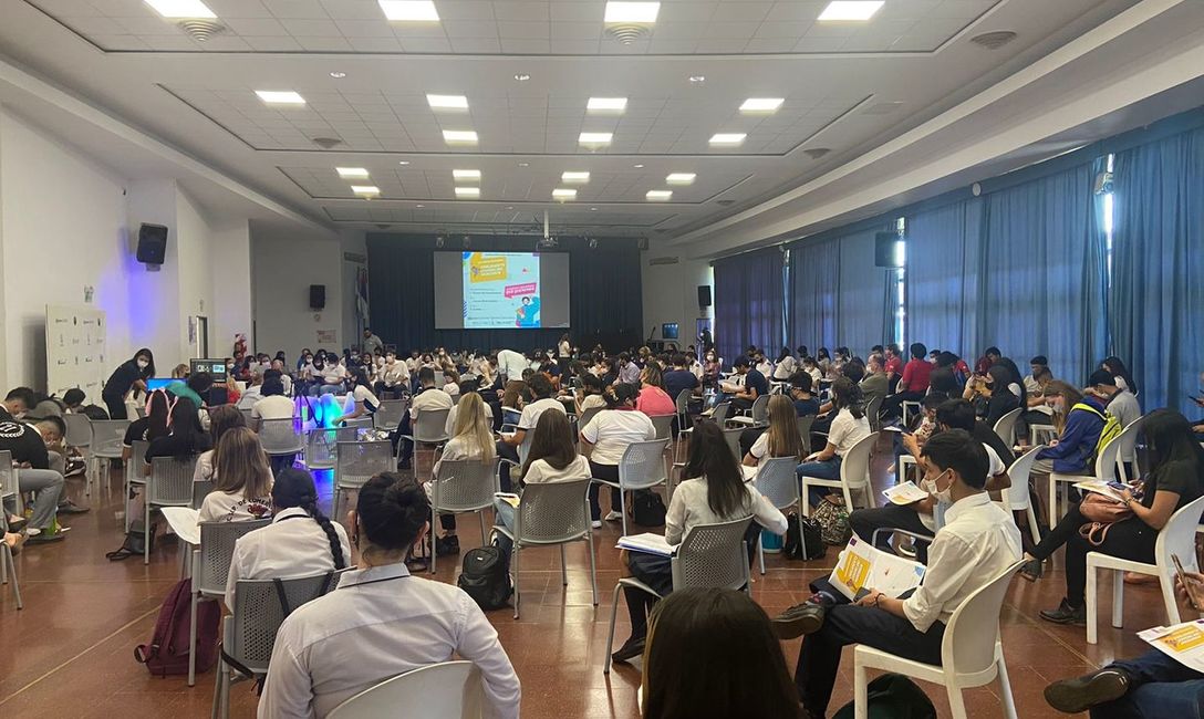 Imagen de El mate estuvo presente en la instancia misionera del Parlamento Juvenil del Mercosur Imagen de El mate estuvo presente en la instancia misionera del Parlamento Juvenil del Mercosur