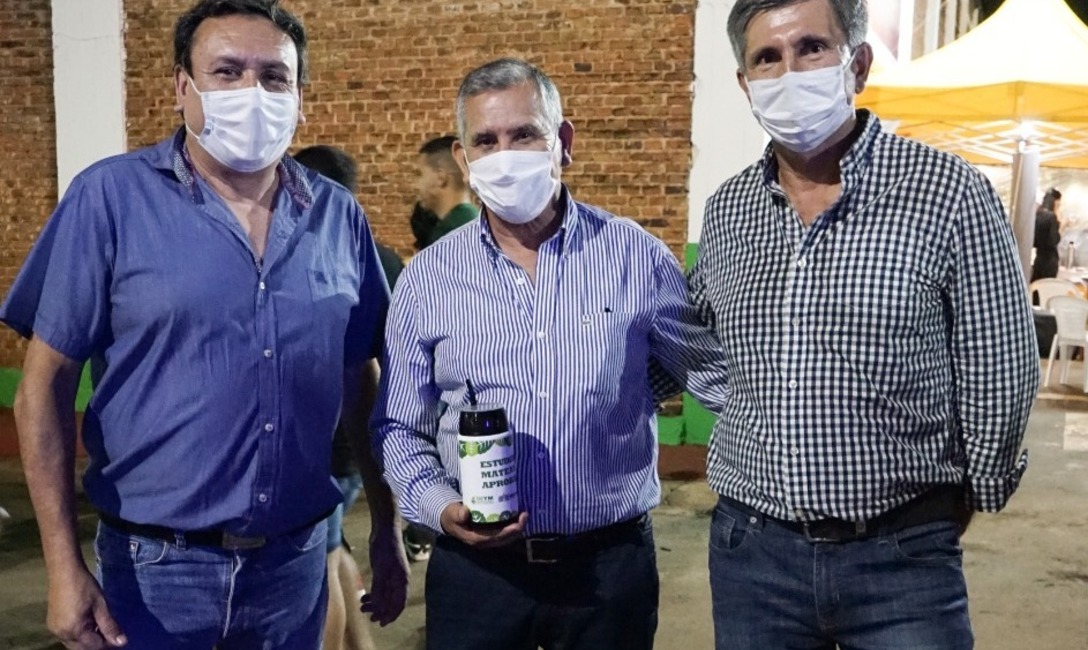 El presidente del Consejo General de Educación, Alberto Galarza (al centro), junto al Presidente del INYM (derecha) Juan José Szychowski y el Vicepresidente del INYM (izq) Ricardo Maciel El presidente del Consejo General de Educación, Alberto Galarza (al centro), junto al Presidente del INYM (derecha) Juan José Szychowski y el Vicepresidente del INYM (izq) Ricardo Maciel