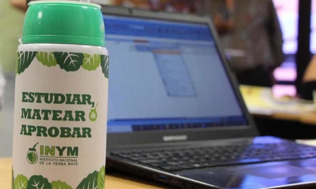 El mate en las Escuelas: uno de los programas para incentivar el consumo en los jóvenes. El mate en las Escuelas: uno de los programas para incentivar el consumo en los jóvenes.