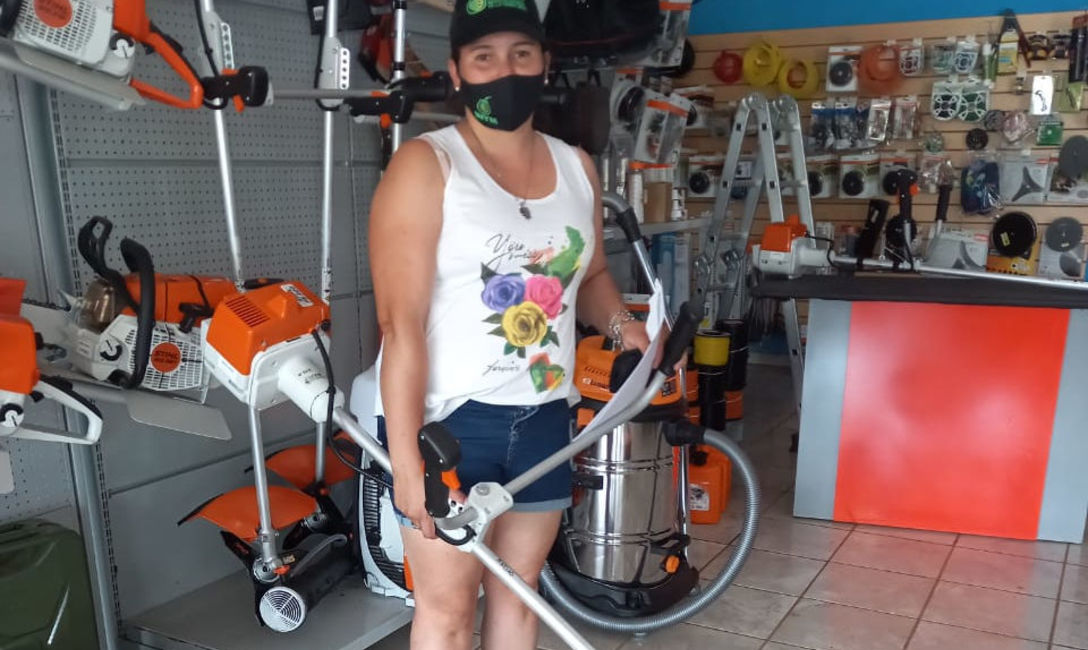 Imagen de Nueva entrega de herramientas a peque&ntilde;os productores