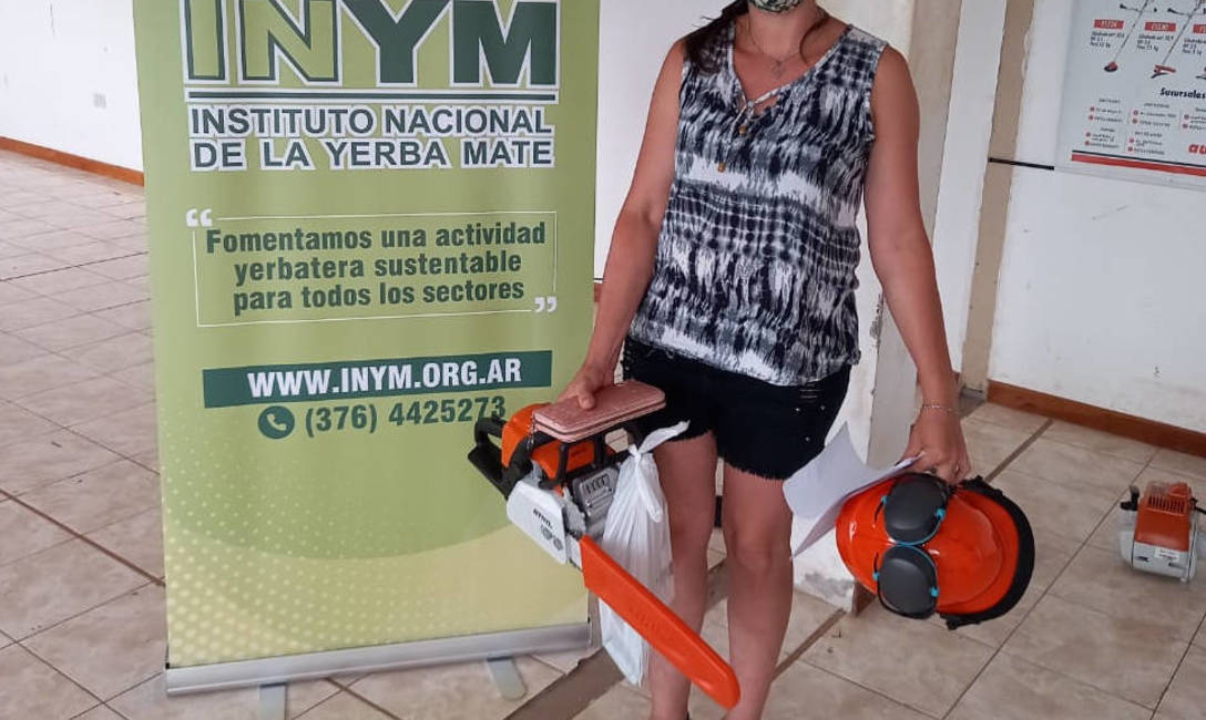 Imagen de Nueva entrega de herramientas a peque&ntilde;os productores