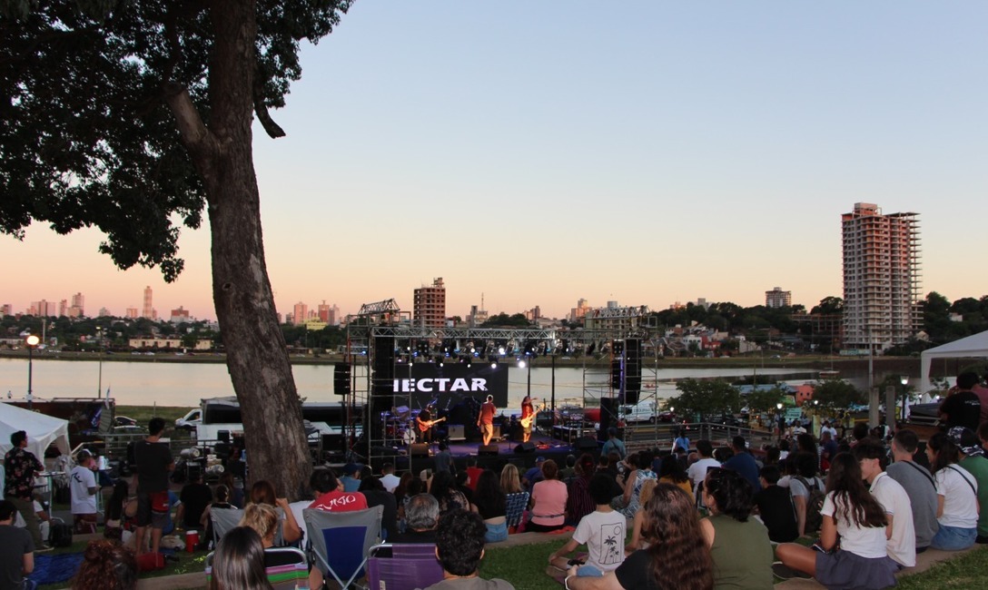 Imagen de Con miles de jóvenes y el apoyo de yerbateras, se vivió un exitoso Mate Rock 2021 Imagen de Con miles de jóvenes y el apoyo de yerbateras, se vivió un exitoso Mate Rock 2021