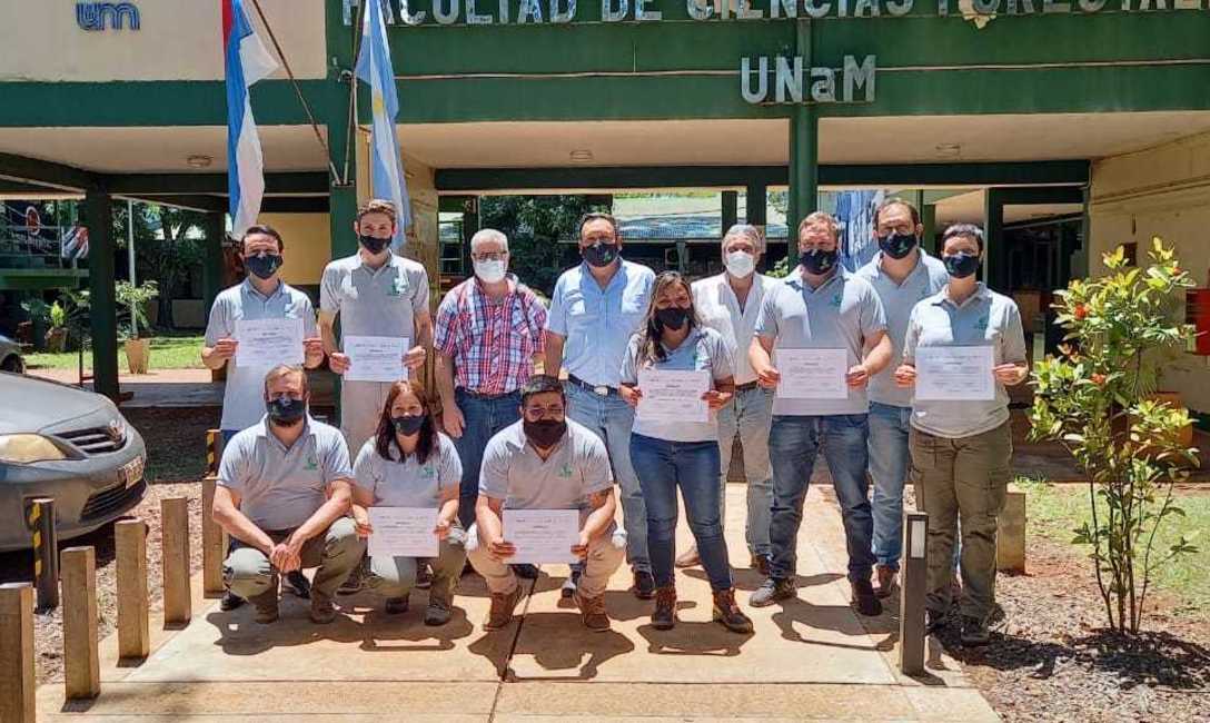 Imagen de Extensionistas del INYM con más conocimientos para fortalecer los yerbales Imagen de Extensionistas del INYM con más conocimientos para fortalecer los yerbales