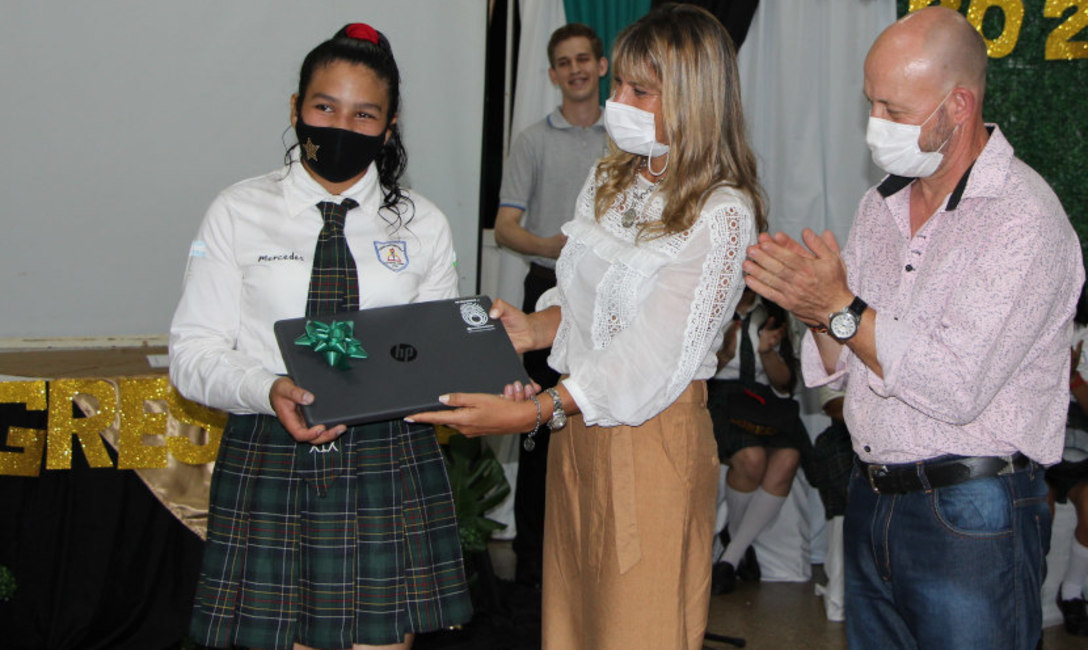 Imagen de Mercedes, el mejor promedio entre estudiantes becados por el INYM Imagen de Mercedes, el mejor promedio entre estudiantes becados por el INYM