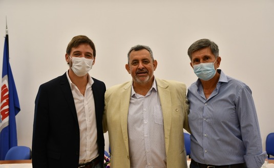 Sebastián Oriozabala, ministro del Agro de Misiones; Fabio Wyss, Director INTA Misiones, y Juan José Szychowski, presidente del INYM.